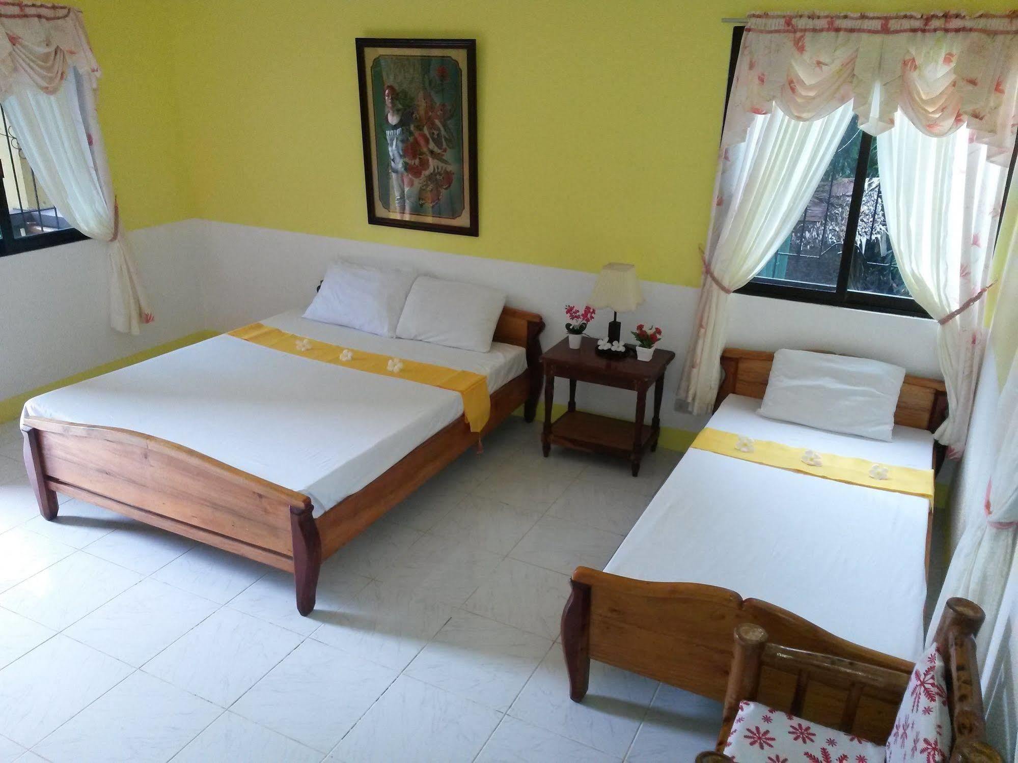 Reddoorz Premium @ Flower Beach Anda Anda  Exterior foto