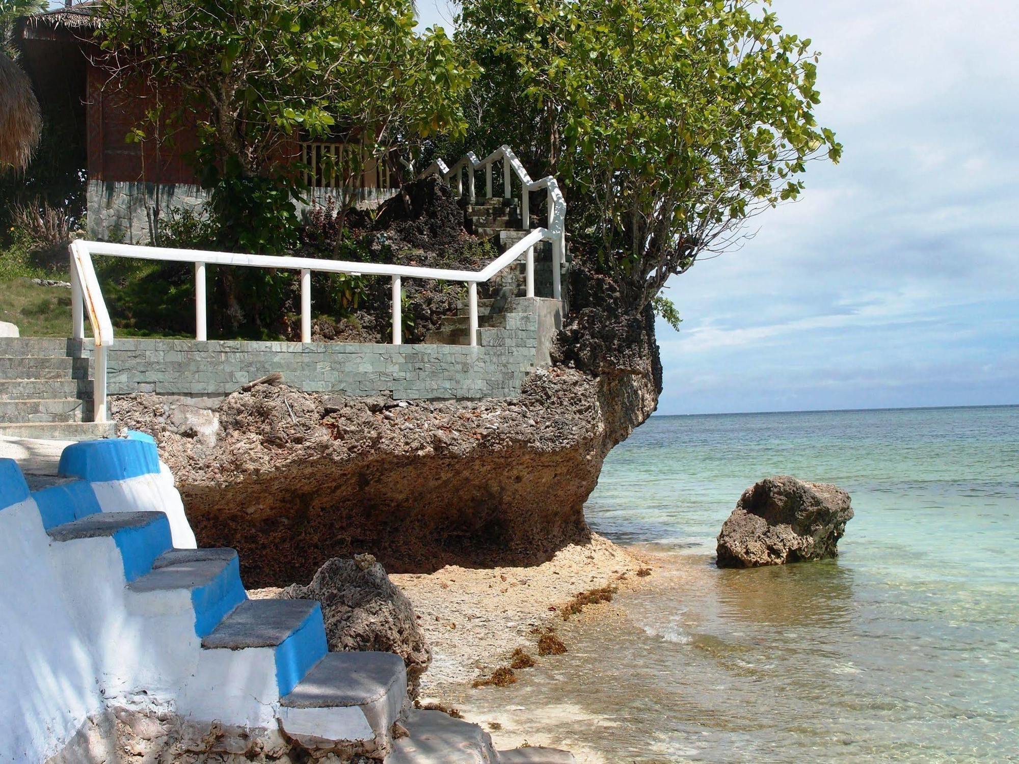 Reddoorz Premium @ Flower Beach Anda Anda  Exterior foto