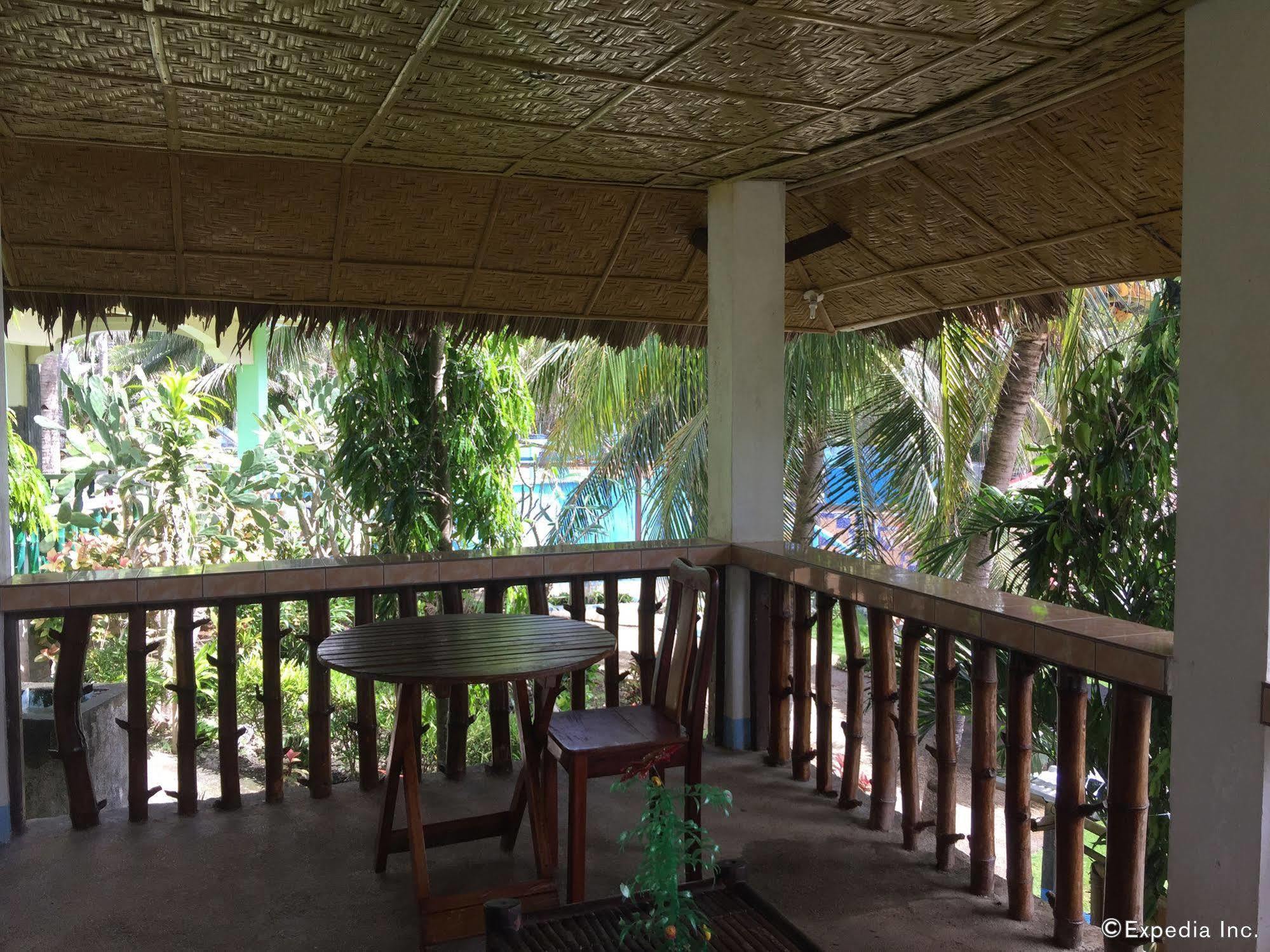 Reddoorz Premium @ Flower Beach Anda Anda  Exterior foto